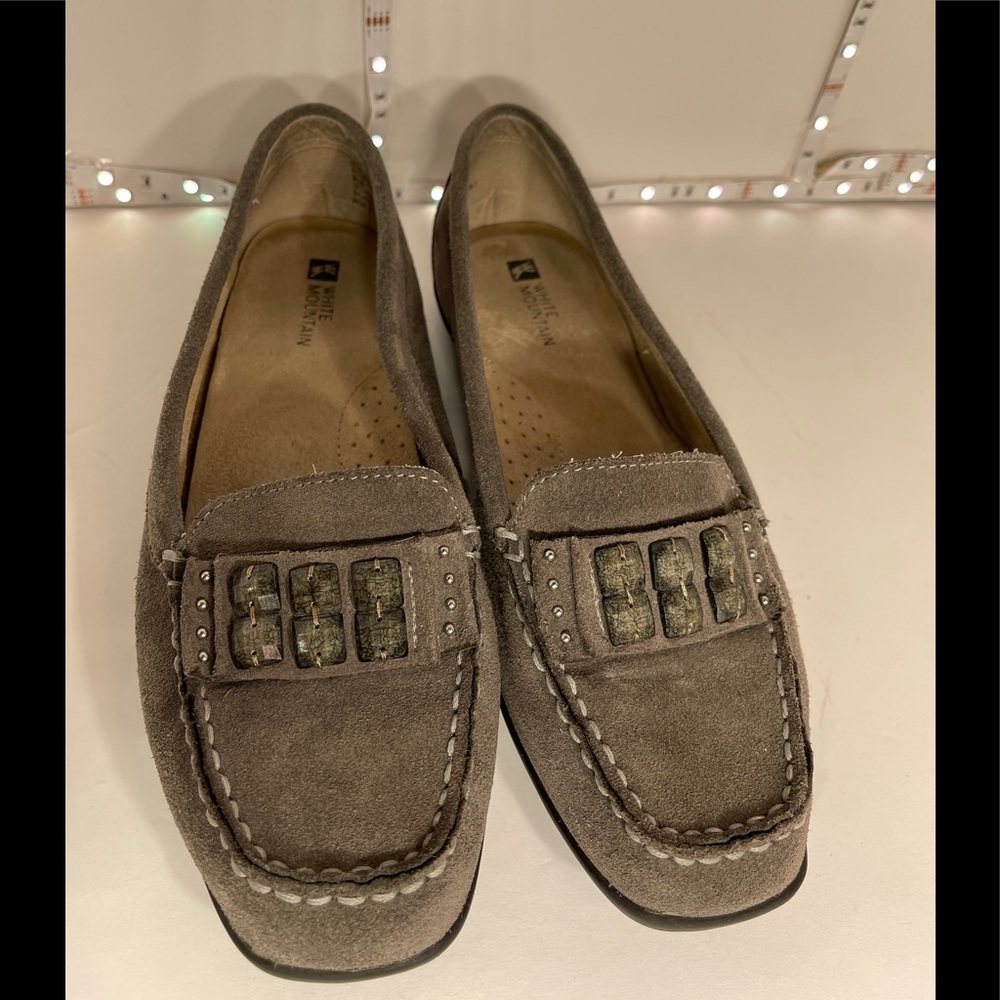 Women’s White Mountain loafers